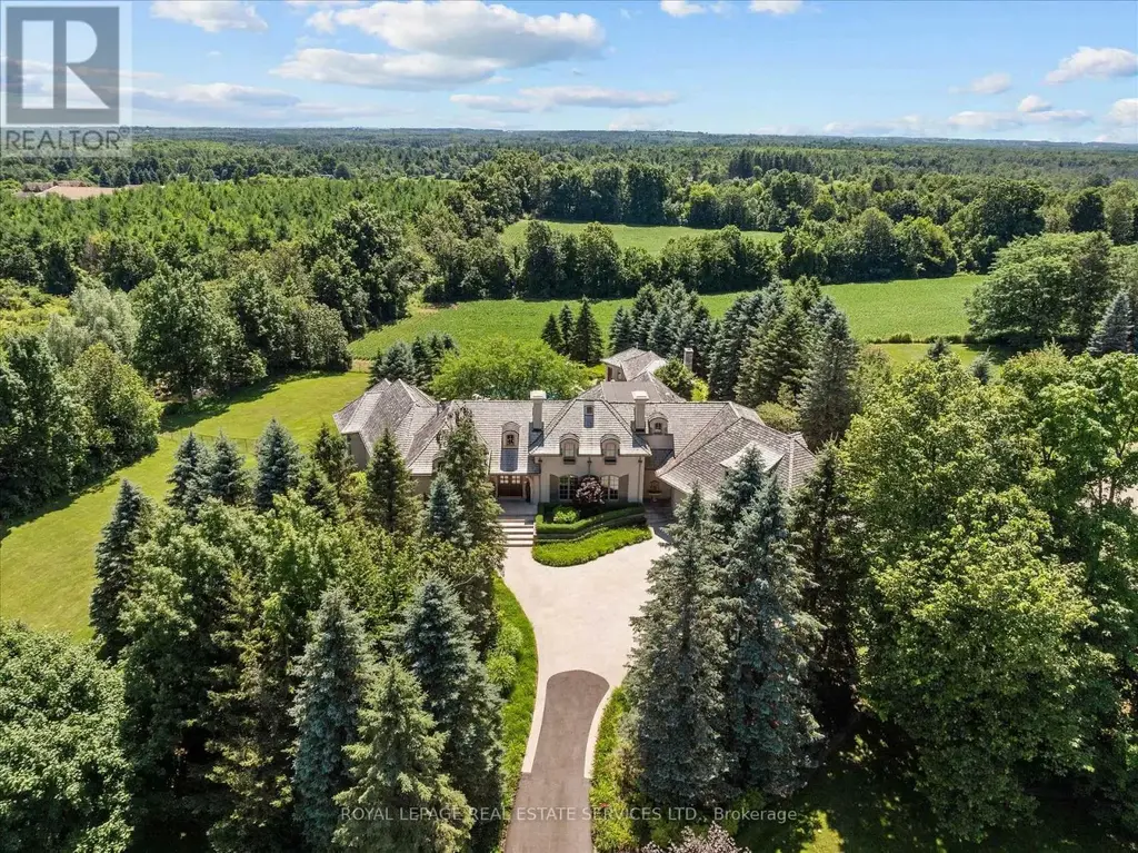 10090 Pineview Trail, Milton